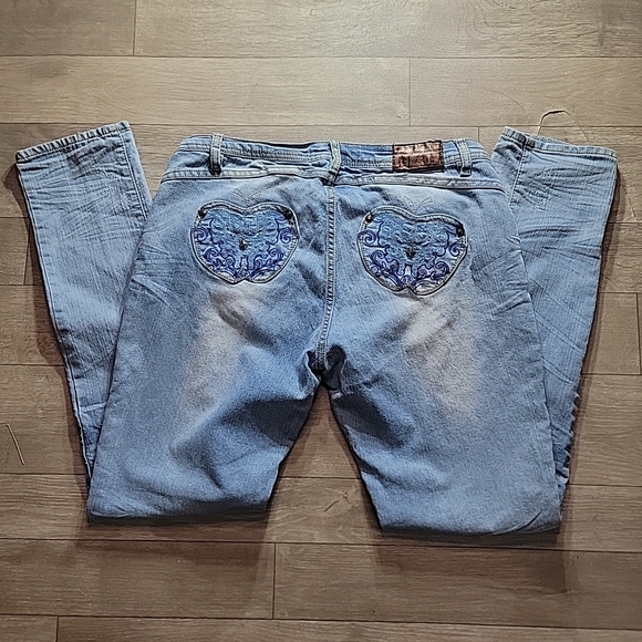 Apple Bottoms Denim with Red Accent - Picture 3 of 13